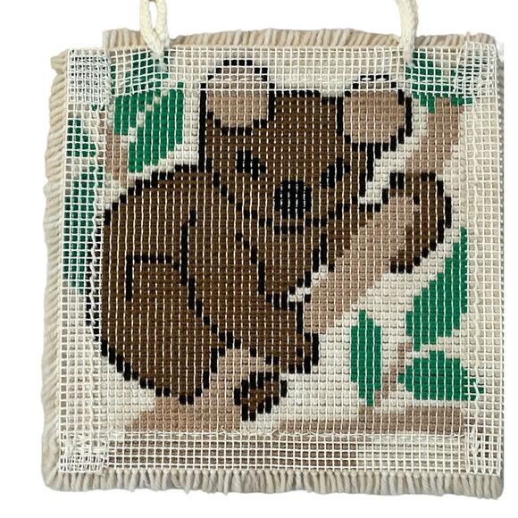 VINTAGE Latch Hook Wall Hanging Koala Bear Rug Decorative 16X15 Handmade - Picture 2 of 2